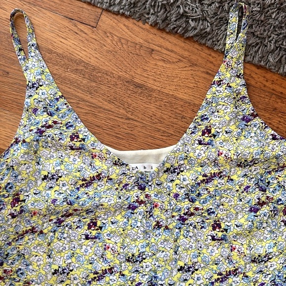 Cabi Style #275 Scatter Print Floral Cami Top Size Small - Picture 4 of 15